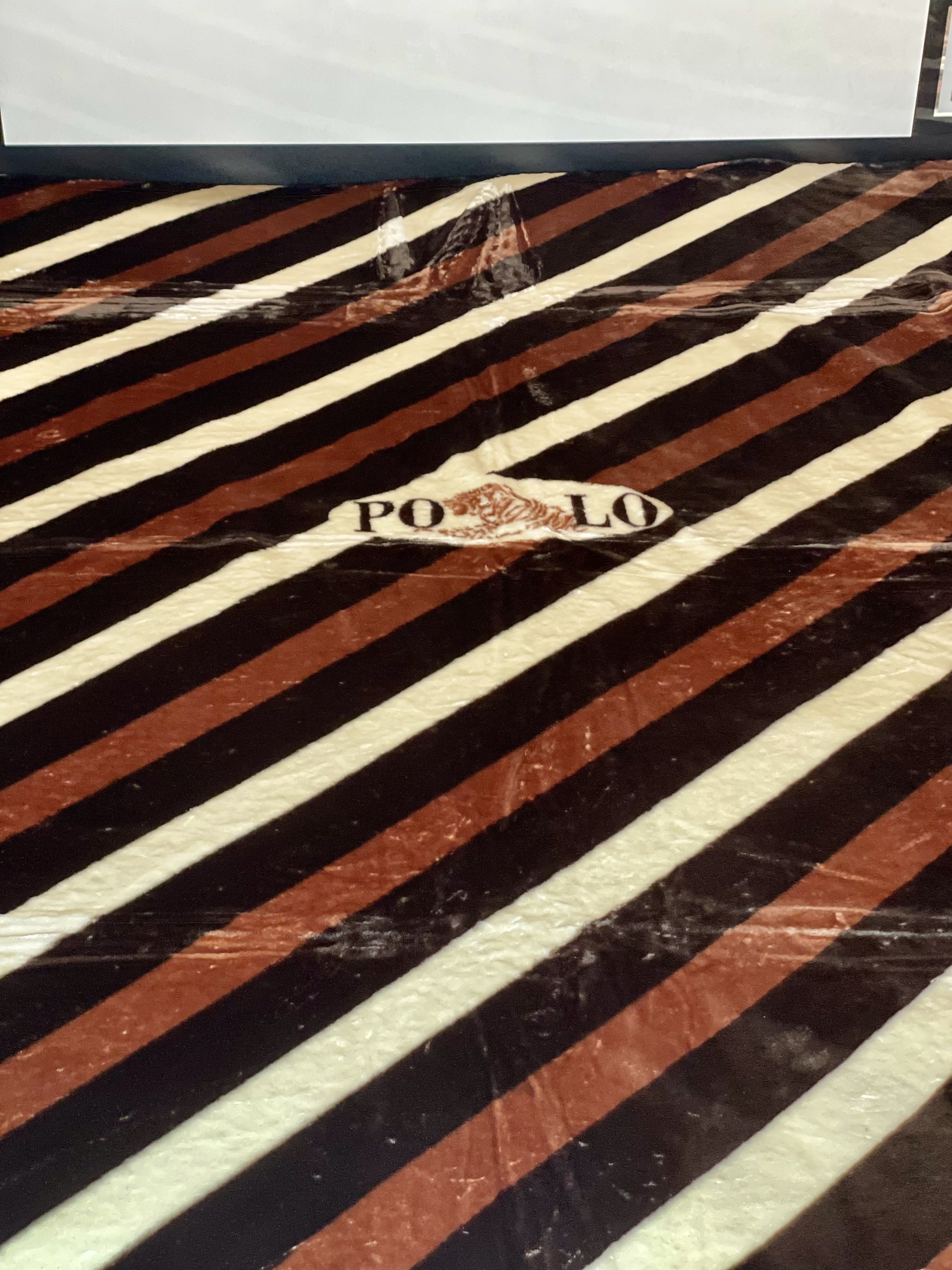 Велюрове покривало Koloco "Шоколадна Еллада" (200х230)